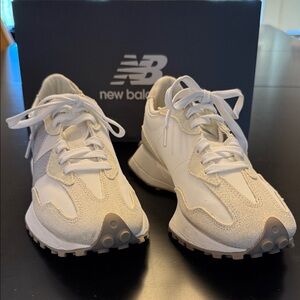 New Balance 327 Sneakers